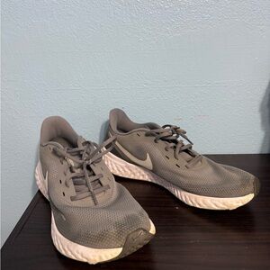 Men’s Nike Revolution - Size 11.5 - Gray